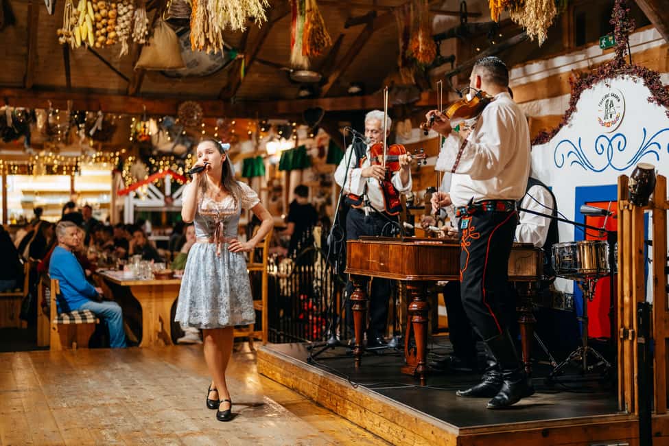 imagem n.2 de Praga: Jantar Show Folclórico com Bebidas Ilimitadas atividade em Praga, carregada pelo fornecedor