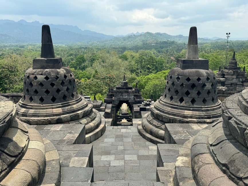 image n.9 of All-inclusive Borobudur Temple Guided Tour activity in Kota Magelang, uploaded by supplier