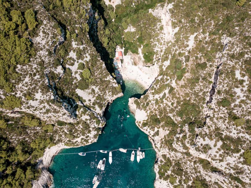 Image N°19 de Split : visite d'une jounée des 5 îles à la grotte bleue, Vis et Hvar activité à Split, publiée par le prestataire