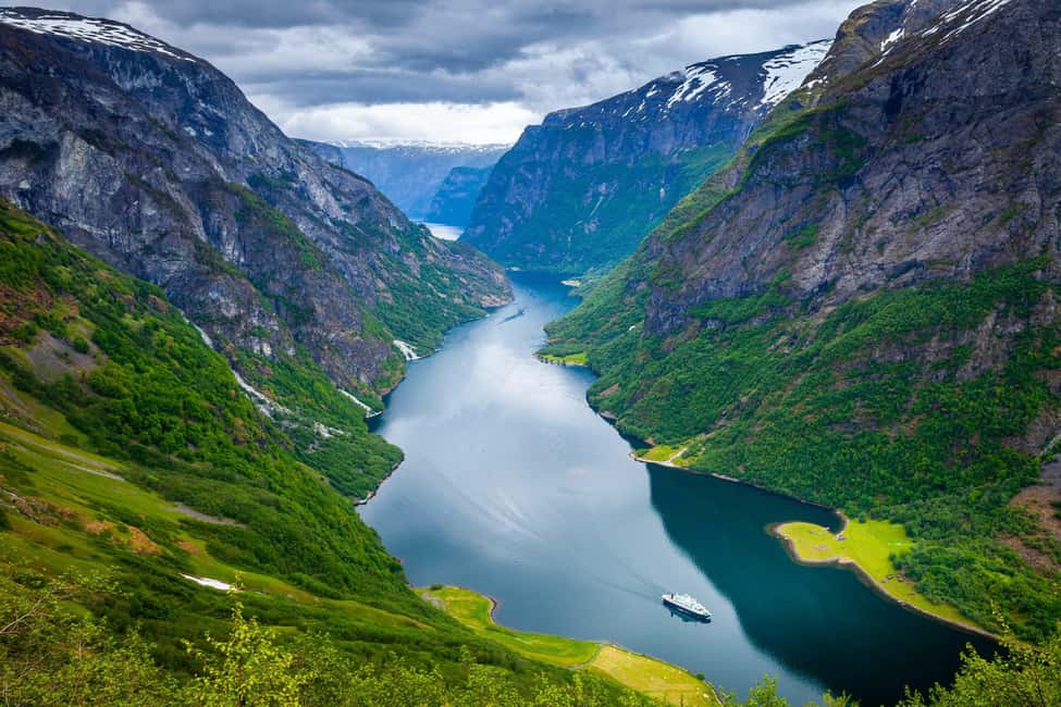 imagen n.º 4 de Bergen: Pueblo Vikingo, Crucero por el Nærøyfjorden y Ferrocarril de Flåm actividad en Flåm, subida por el proveedor