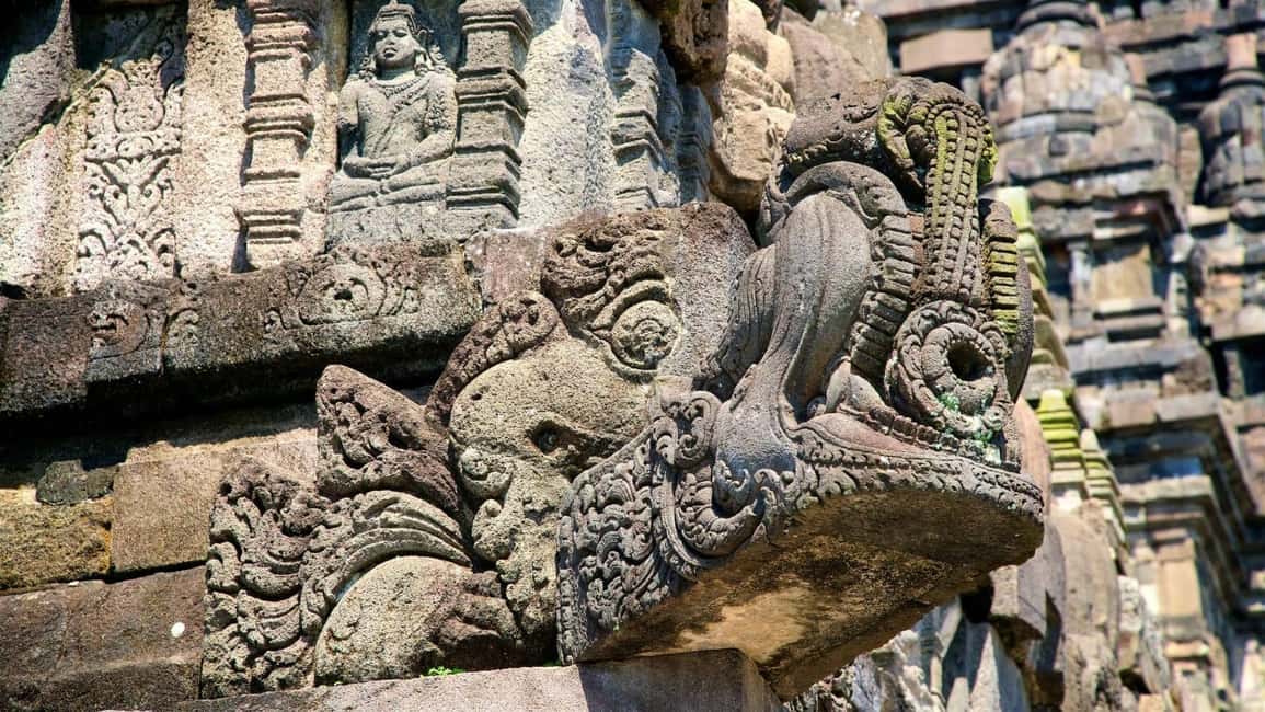 image n.6 of Yogyakarta: Borobudur Climb & Prambanan Guided Tour activity in Yogyakarta, uploaded by supplier