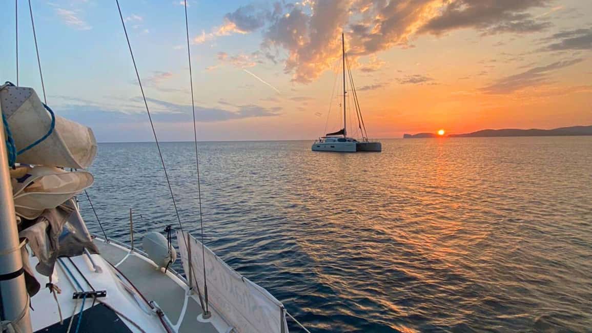 Immagine nº 6 di Da Alghero: tour in barca a vela al tramonto attività a Bosa, caricata dal fornitore