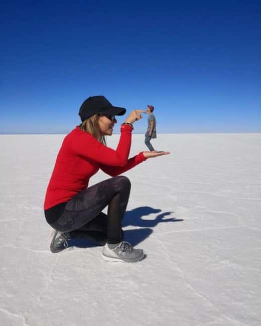 imagem n.2 de De Puno: excursão de 2 dias e 1 noite ao Salar de Uyuni atividade em Colchani, carregada pelo fornecedor