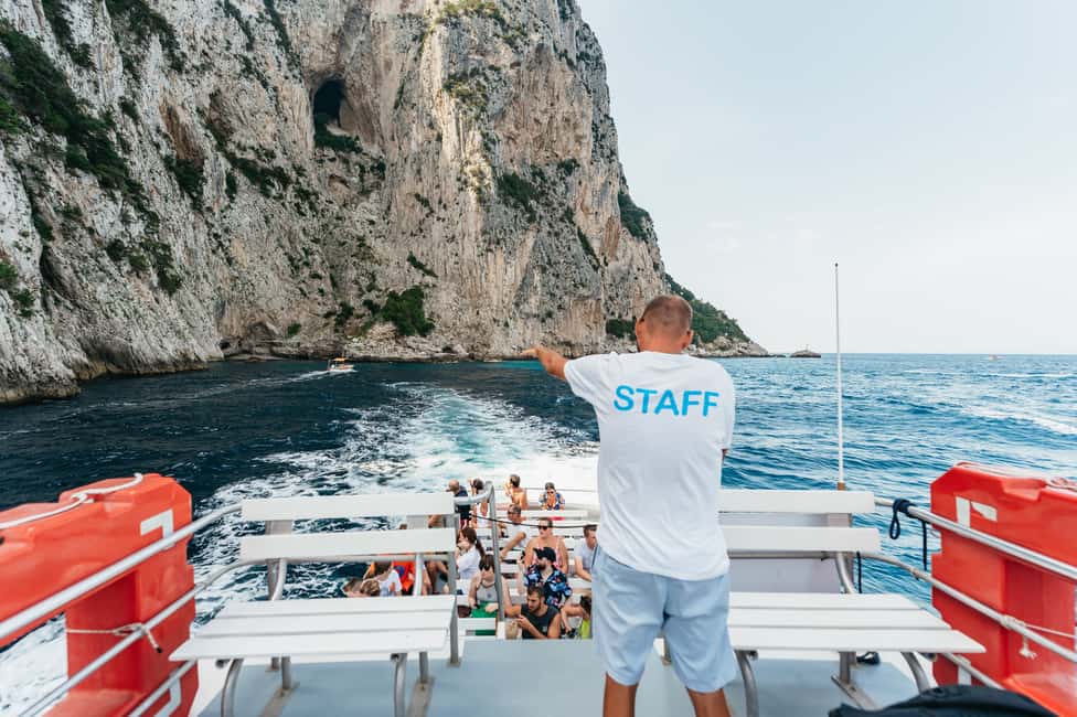 Immagine nº 24 di Sorrento: Gita in barca in Costiera e a Capri con degustazione di limoncello attività a Matermania, caricata dal fornitore