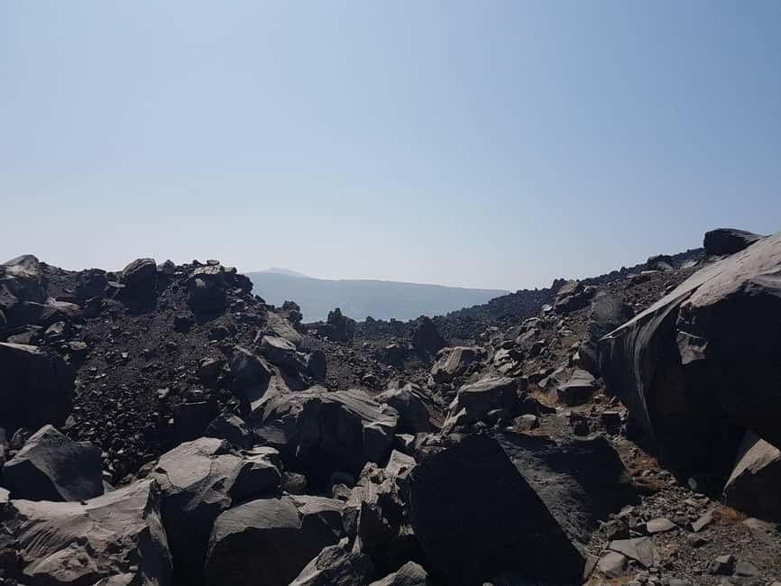 Immagine nº 7 di Porto di Santorini: Crociera al vulcano, alle sorgenti termali e a Thirassia attività a Fira, caricata dal fornitore