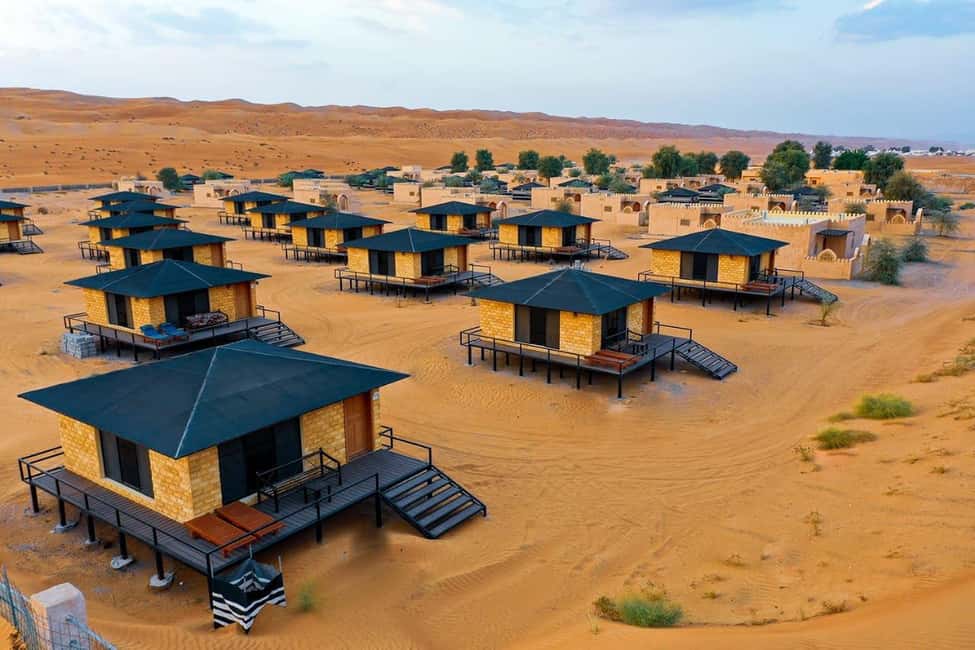 Immagine nº 4 di Da Muscat: Safari privato nel deserto, pernottamento e Wadi Khalid attività a Regione al-Sharqiyya, caricata dal fornitore