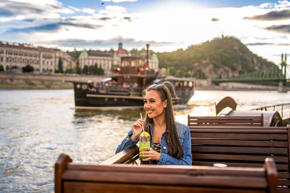 imagen n.º 23 de Budapest: Crucero Histórico con Bebida de Bienvenida actividad en Visegrad, subida por el proveedor
