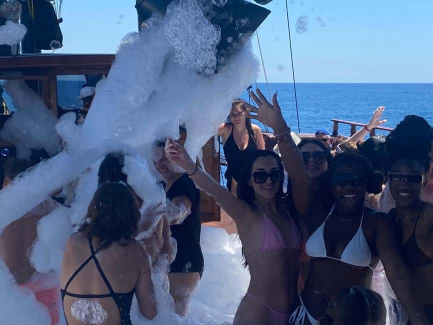 image n.18 of Alanya: Pirate Ship Cruise with Food and Swimming Stops activity in Alanya, uploaded by supplier