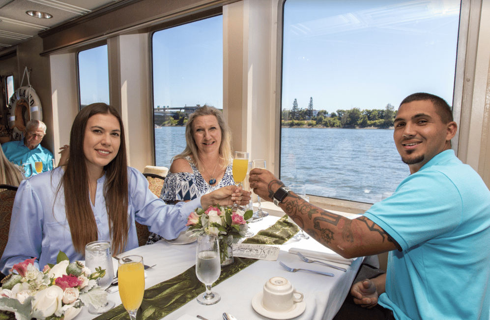 image n.2 of Portland: Champagne Brunch Cruise on Willamette River activity in Portland, Oregon, uploaded by supplier