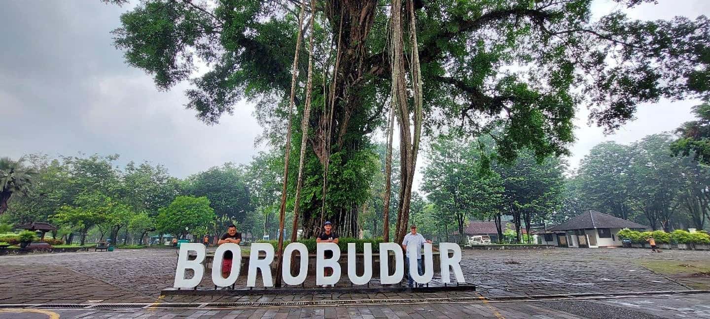 image n.10 of From Yogyakarta : One Day Tour Borobudur and Prambanan activity in Yogyakarta, uploaded by supplier