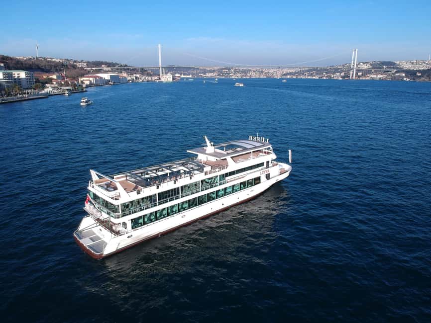 imagen n.º 1 de Estambul: crucero turístico diurno o al atardecer con audioguía actividad en Estambul, subida por el proveedor