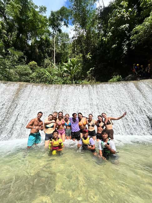imagem n.3 de Cebu Moalboal: Aventura de canionismo em Kawasan com almoço atividade em Badian, carregada pelo fornecedor