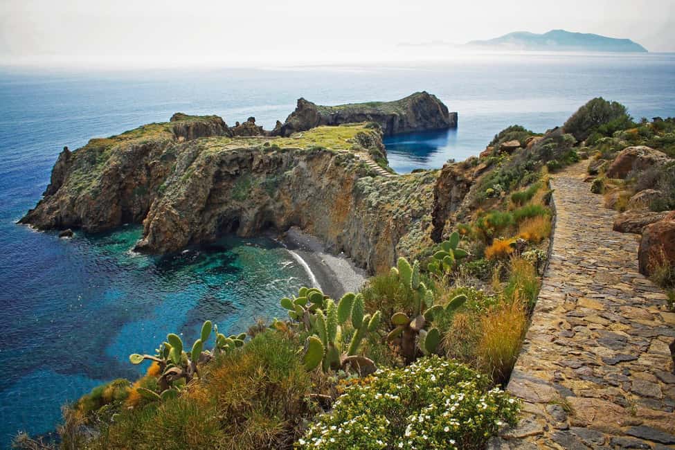 image n.15 of Da Tropea: Lipari Panarea Stromboli by night activity in Lipari, uploaded by supplier
