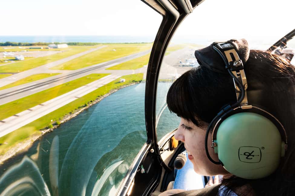 image n.14 of Toronto: City Sightseeing Helicopter Tour activity in Toronto, uploaded by supplier
