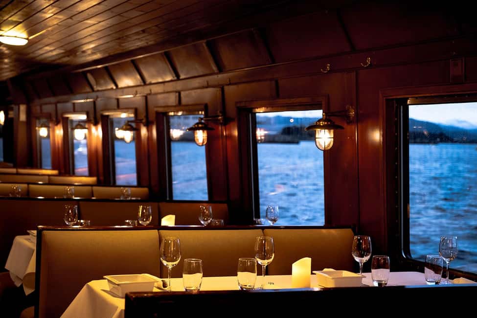 Image N°13 de Croisière dans le fjord Hjørundfjord aller-retour à partir d'Ålesund activité à comté de Møre og Romsdal, publiée par le prestataire
