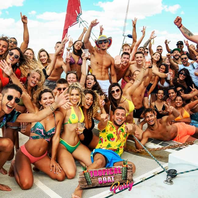 image n.3 of Catamaran Lucile | Famous Eat cata party activity in Le Grau-du-Roi, uploaded by supplier