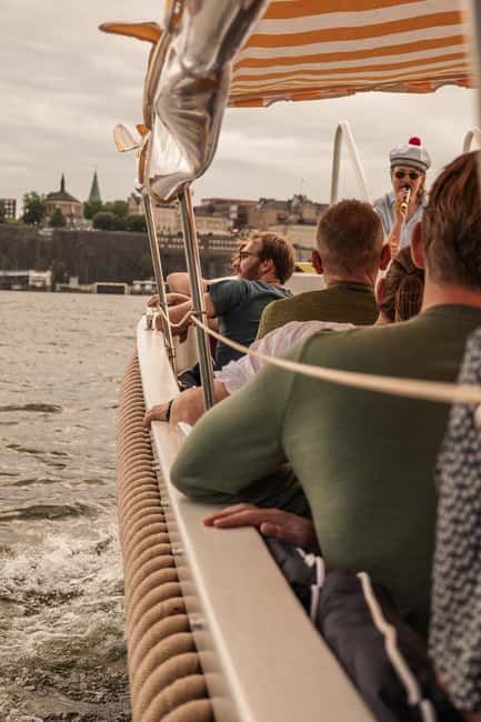 bild nr.5 av Stockholm: Guidad sightseeingtur med öppen elbåt aktivitet i Stockholm, uppladdad av arrangören