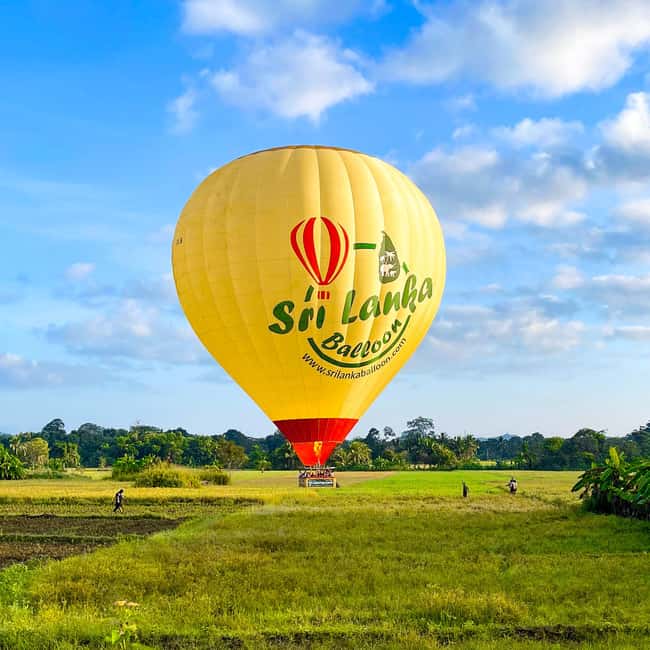 imagem n.4 de Sigiriya: Passeio de balão de ar quente atividade em Sigiriya, carregada pelo fornecedor