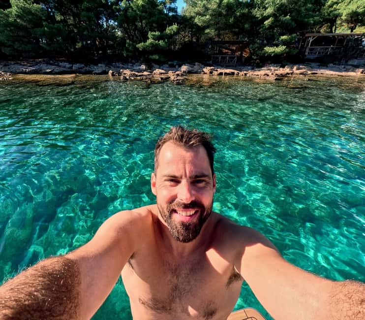 Bild Nr. 3 von Makarska: 3-Inseln Speedboat Tour mit Höhle und Blauer Lagune Aktivität in Dalmatien, hochgeladen vom Anbieter