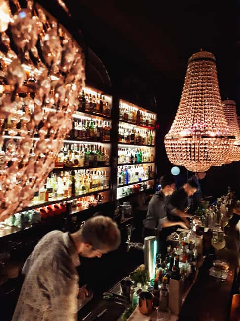 imagen n.º 4 de Cóctel en un bar con un barman actividad en Buenos Aires, subida por el proveedor