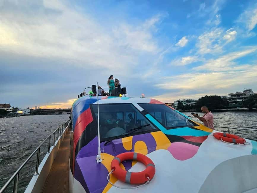 image n.2 of Bangkok: Chao Phraya Booze Cruise With Unlimited Drinks activity in Bangkok, uploaded by supplier