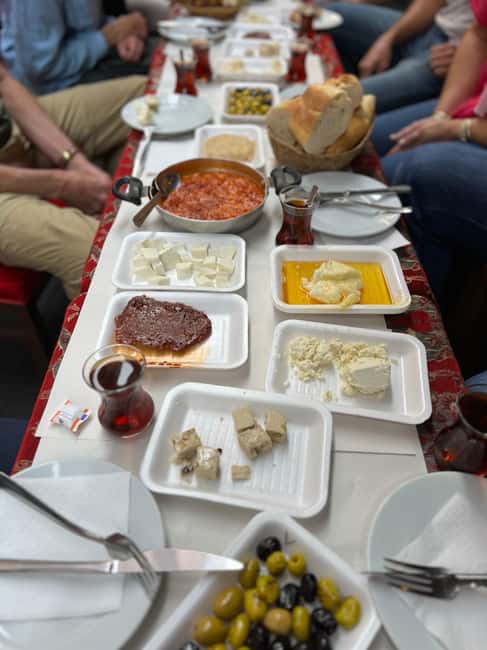 imagen n.º 35 de Estambul: Visita gastronómica guiada con viaje en ferry y degustaciones actividad en Estambul, subida por el proveedor