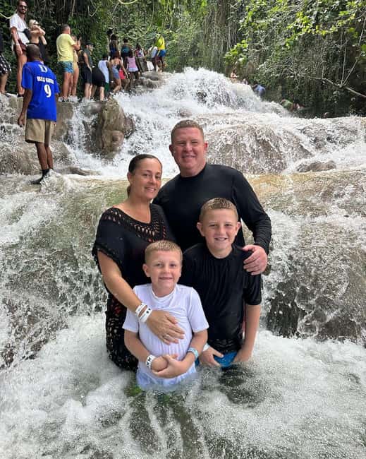 imagem n.5 de Jamaica: Excursão particular a Dunn's River Falls com almoço Jerk atividade em Ocho Rios, carregada pelo fornecedor