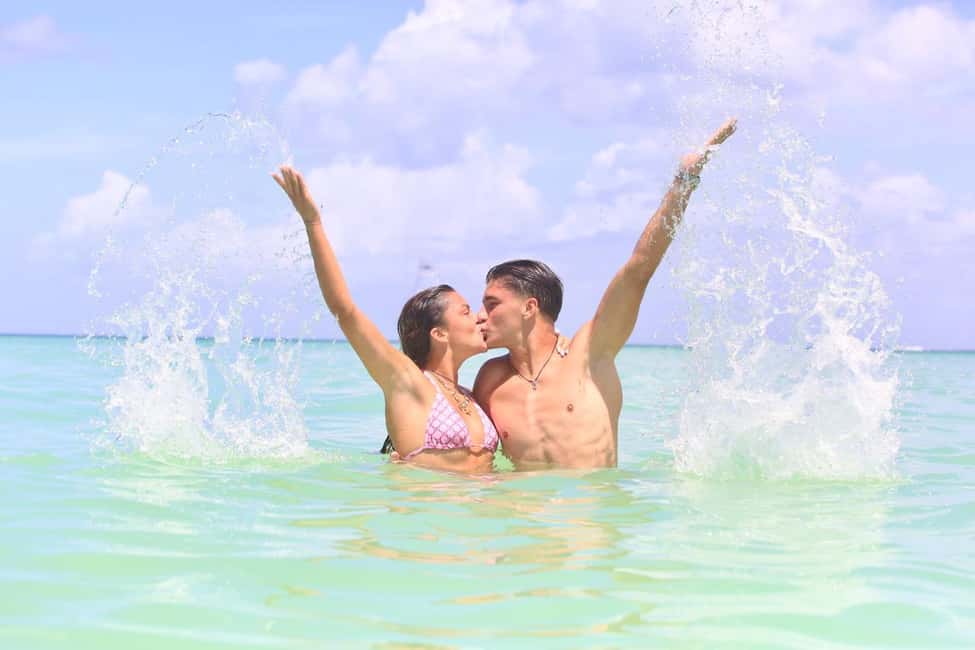 image n.2 of Punta Cana: Saona Island Tour & catamaran food & open Bar activity in Bayahibe, uploaded by supplier