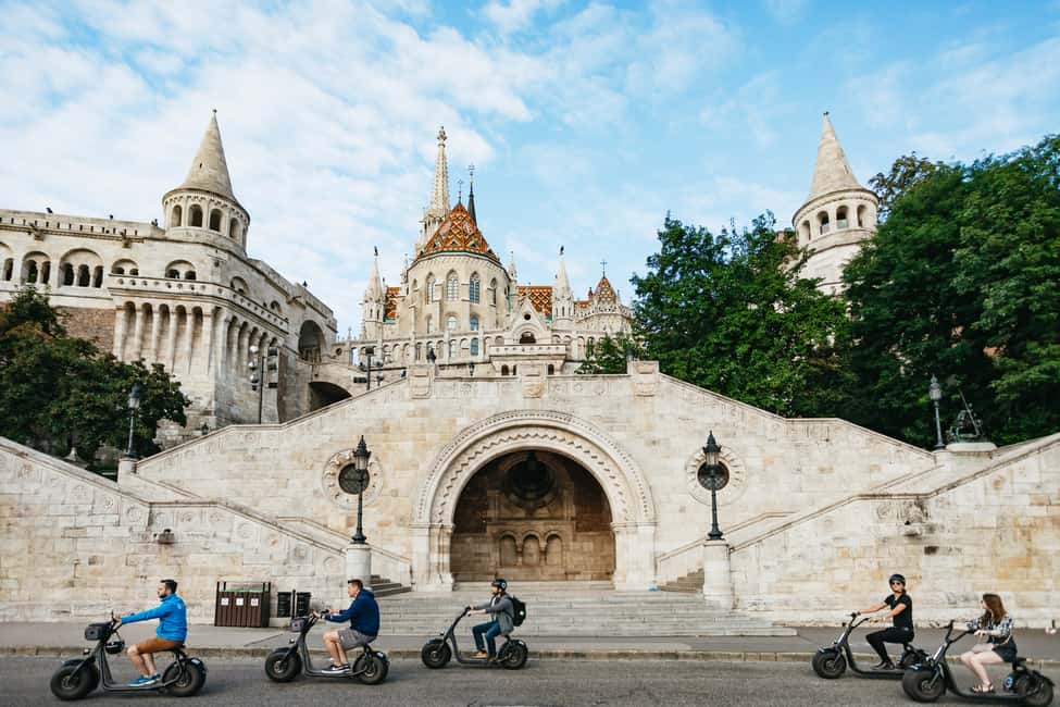 Image N°18 de Budapest : visites en petit groupe en scooter électrique MonsteRoller activité à Budapest, publiée par le prestataire