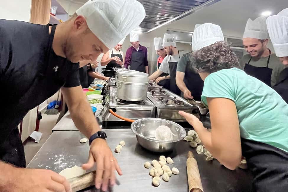 imagen n.º 2 de Katmandú: Clase de cocina nepalí y Momo dirigida por mujeres locales actividad en Katmandú, subida por el proveedor