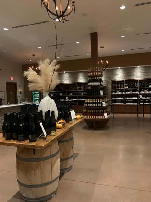 afbeelding n.2 van Wijn- en kaasmiddagwijntours in NOTL activiteit in Niagara-on-the-Lake, geüpload door aanbieder