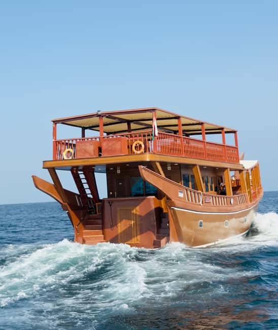 Immagine nº 8 di Muscat - Crociera costiera e al tramonto in dhow omanita (2 ore) attività a Mascate, caricata dal fornitore