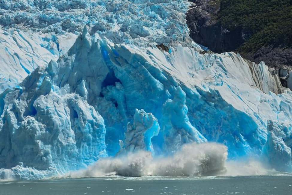 image n.7 of El Calafate: Full-Day Glaciers Upsala & Spegazzini Tour activity in Santa Cruz Province, uploaded by supplier