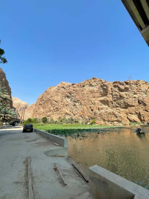 Immagine nº 11 di Muscat: tour privato di un giorno intero di Wadi Shab e Bimmah Sinkhole attività a Governatorato di Ash Sharqiyah Sud, caricata dal fornitore
