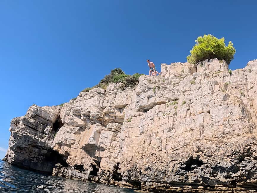 Bild Nr. 11 von Pula: Halbtägiges Segelerlebnis mit Getränken, GoPro und SUP Aktivität in Pula, Kroatien, hochgeladen vom Anbieter