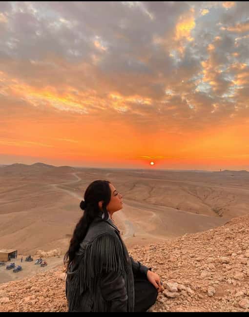 Immagine nº 23 di Marrakesh: Tramonto nel deserto di Agafay, giro in cammello e cena con spettacolo attività a Marrakech, caricata dal fornitore
