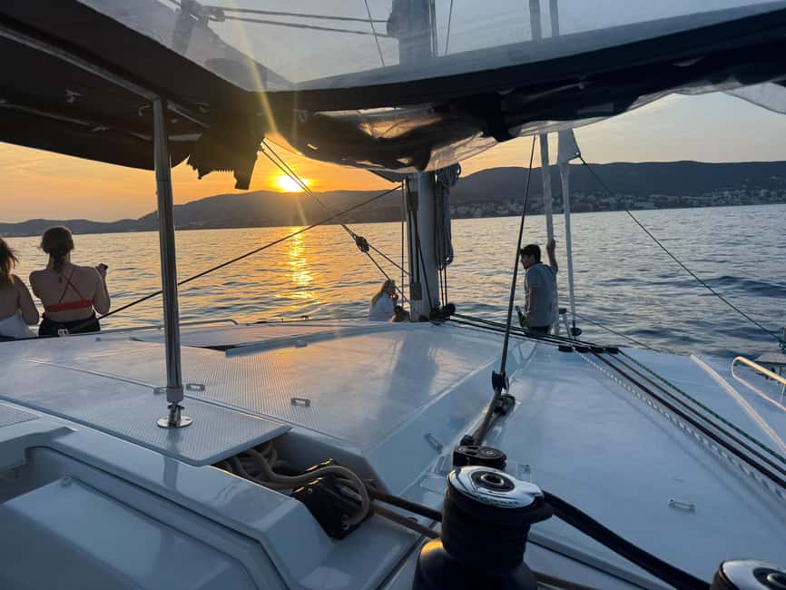 image n.17 of From Palma: Luxury Catamaran Group Tour with Tapas & Drinks activity in Balearic Islands, uploaded by supplier