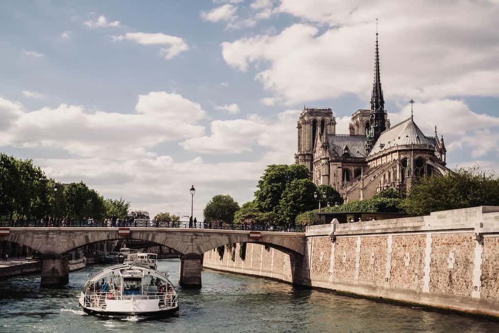 Image N°17 de Paris : Visite guidée de l'Île de la Cité et croisière sur la Seine activité à Paris, publiée par le prestataire