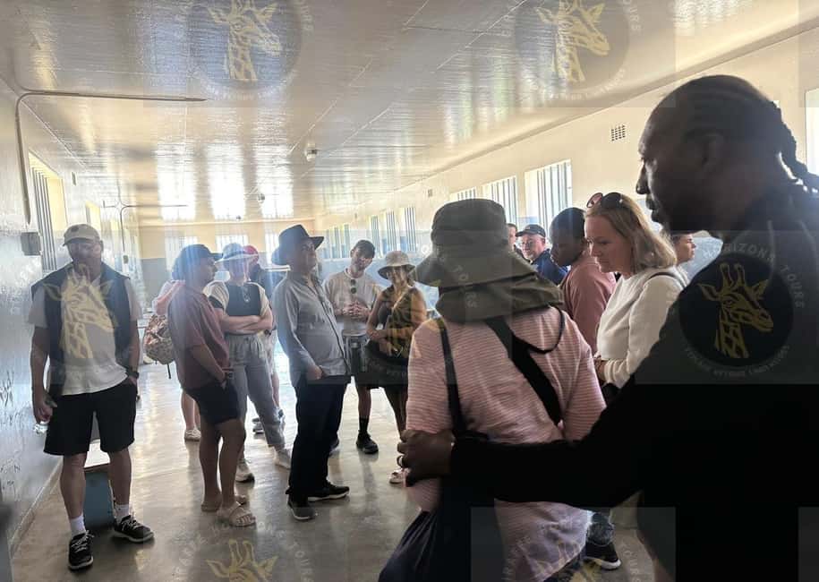 imagem n.40 de Cidade do Cabo: Ferry para Robben Island com ingresso para a prisão e passeio atividade em Cidade do Cabo, carregada pelo fornecedor