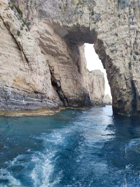 Obraz nr 11 z atrakcji Zakynthos: obserwacja żółwi, Marathonísi i rejs do jaskiń Keri w Region Grecja Zachodnia, przesłany przez organizatora