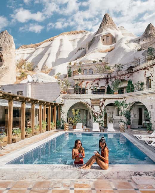 imagem n.4 de Antalya: Visita guiada de 2 dias à Capadócia com opção de hotel numa gruta atividade em Kaymakli, carregada pelo fornecedor