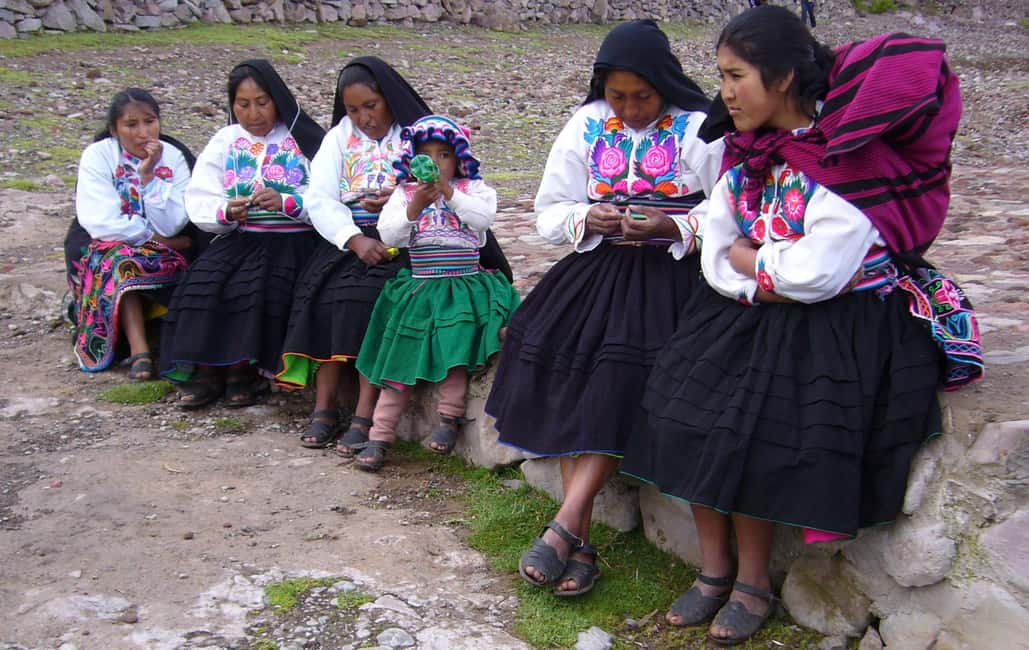 imagem n.6 de DePuno: Excursão de 1 dia às Ilhas Uros e Amantani com almoço atividade em Peru, carregada pelo fornecedor