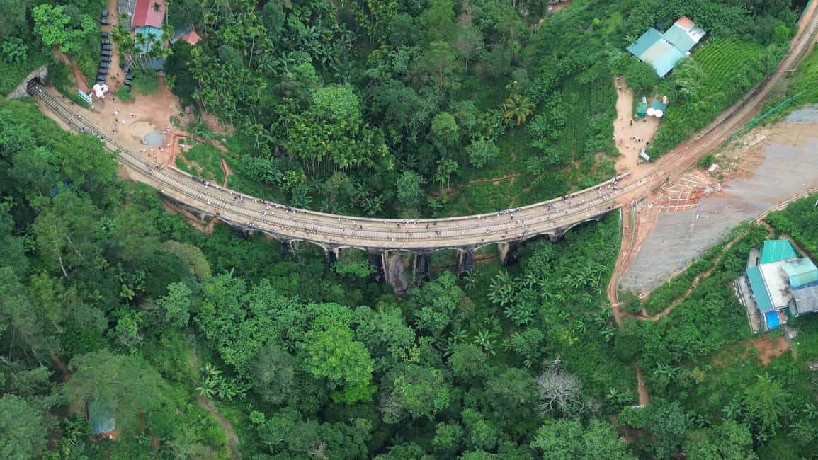 image n.1 of Kandy to Ella First Class Scenic Hill Country Train Journey activity in Mahanuvara, uploaded by supplier
