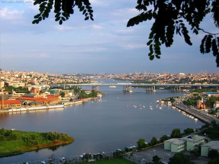 Immagine nº 2 di Crociera sul Bosforo e tour dei due continenti con pranzo attività a Istanbul, caricata dal fornitore
