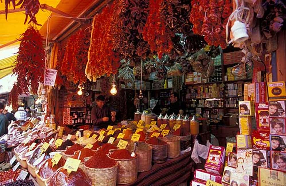 Immagine nº 3 di Crociera sul Bosforo e tour dei due continenti con pranzo attività a Istanbul, caricata dal fornitore