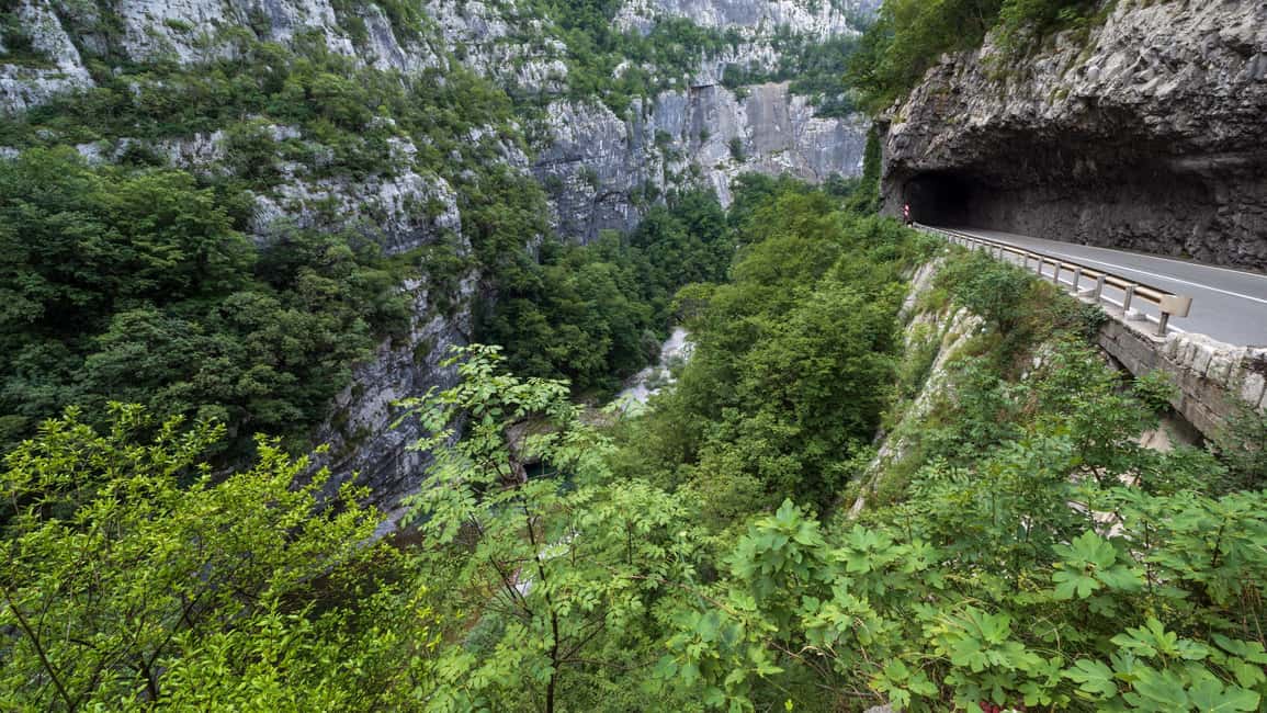 Bild Nr. 23 von Kotor: Tagestour und Bootsfahrt zum Skadar-See und Biograd Aktivität in Gusinje, hochgeladen vom Anbieter
