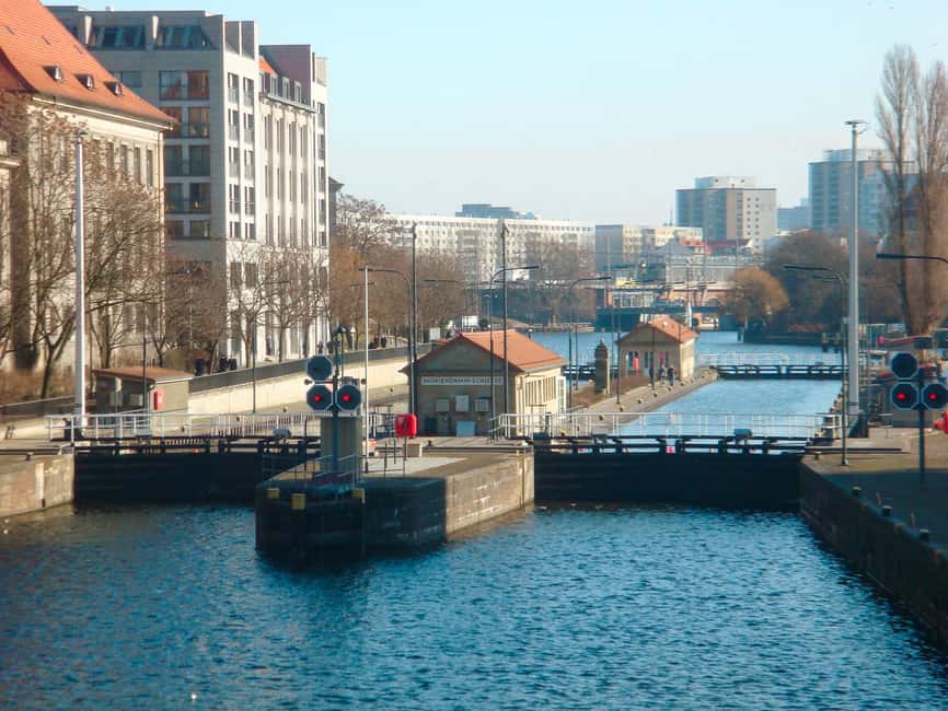 imagen n.º 20 de Berlín: Crucero de 2,5 horas en barco por el lado Este con comentarios actividad en Berlín, subida por el proveedor