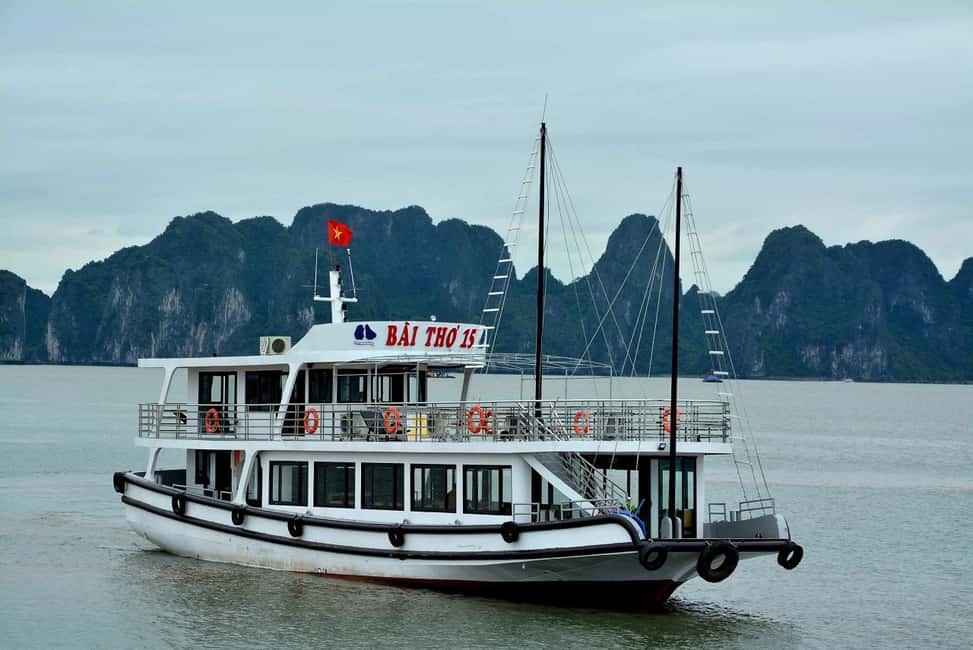 afbeelding n.22 van Hanoi: Rondreis Halong Bay eilanden, grotten, kajakken & lunch activiteit in Hạ Long, geüpload door aanbieder