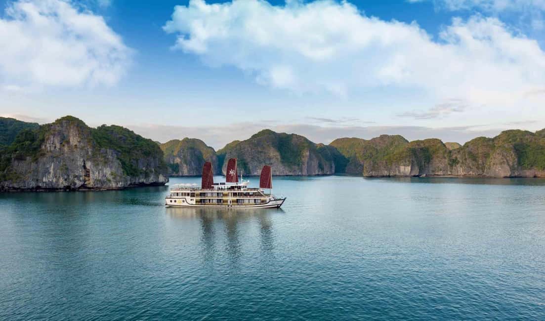 image n.72 of 2-Day: Halong Lan Ha Bay 5 Stars Cruises w/Balcony & Bathtub activity in Ha Long, uploaded by supplier