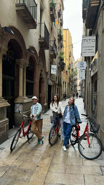 サプライヤーによってアップロードされた、バルセロナのバルセロナ：自転車またはeバイクツアー、主要観光スポットと現地の洞察の画像#18